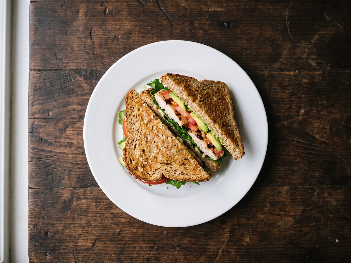 Sándwich de pollo — LM Wellness Food